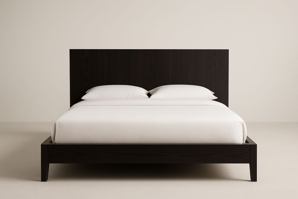 Łóżko z płyty MDF czarne z materacem i poduszkami