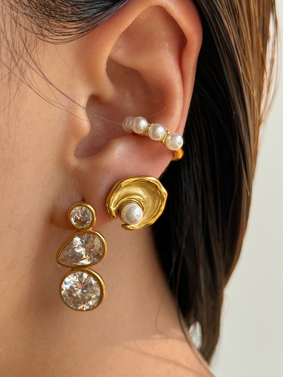 Chic Vintage-style Pearl And Shell Earrings
