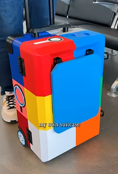 3D suitcase.