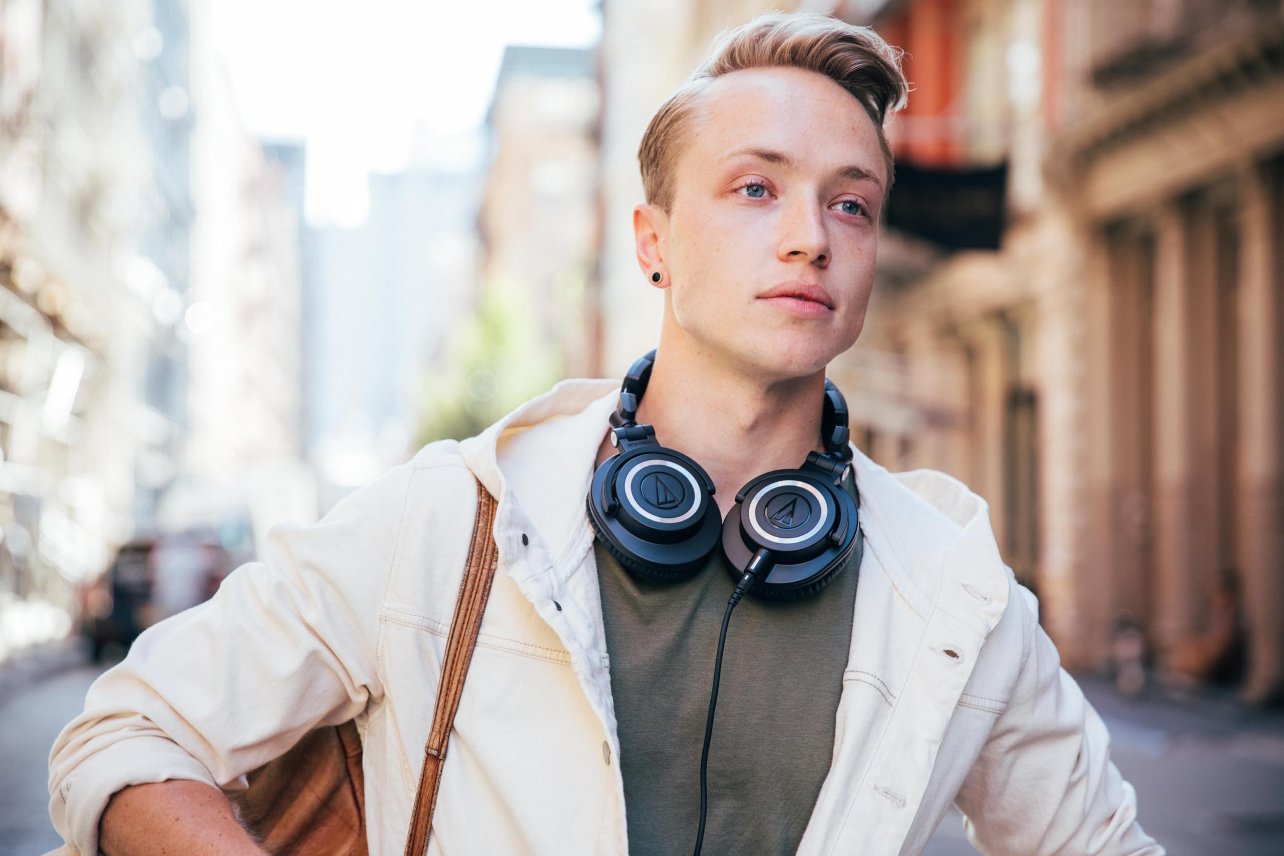 AUDIO-TECHNICA ATH-M50X Professional Studio Monitor Headphones