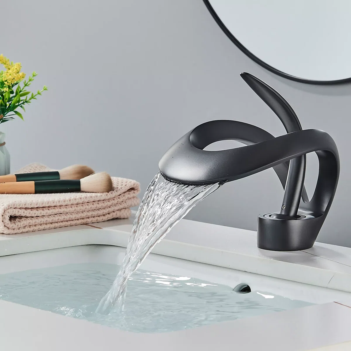 Bathroom Sink Faucet Waterfall Round Single Handle