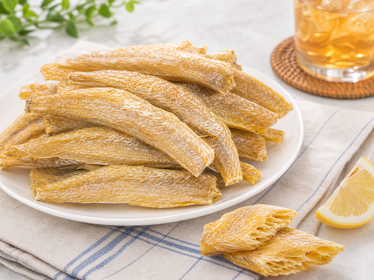 Crispy non-greasy headless dried yellow croaker texture
