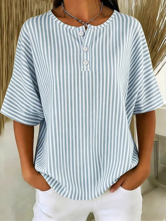 Weithalsiges gestreiftes Damenhemd mit halben Ärmeln – Normalgröße, leicht dehnbar
