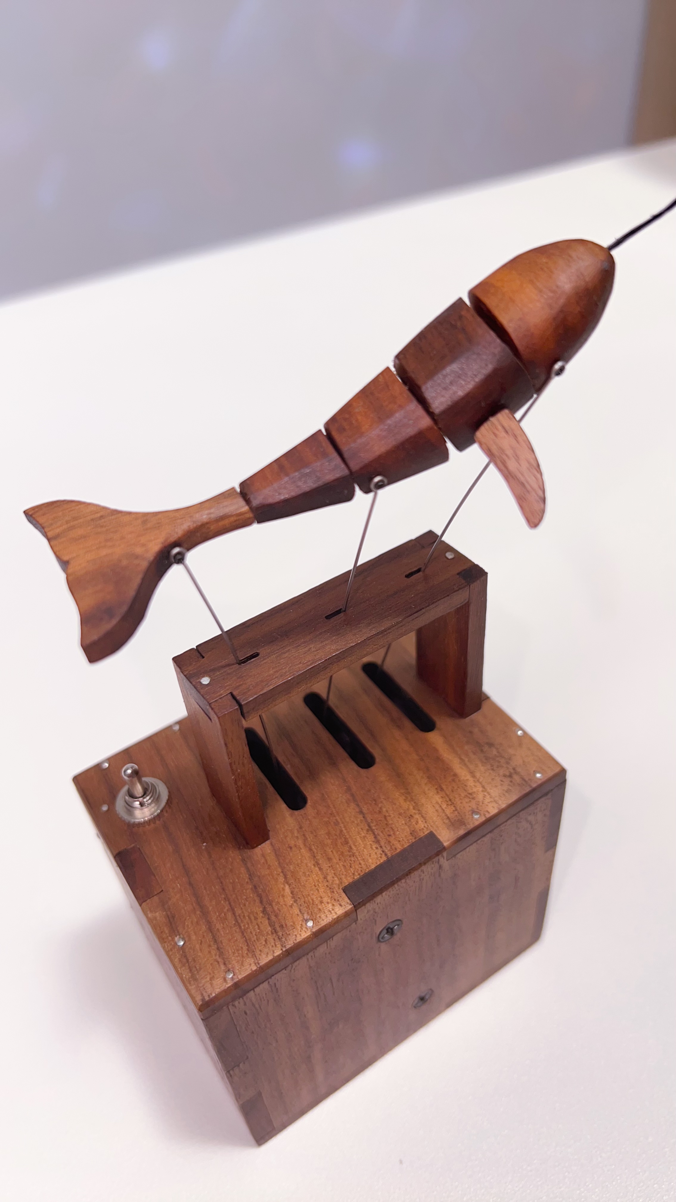 Handcrafted   Walnut   Whale   Automaton