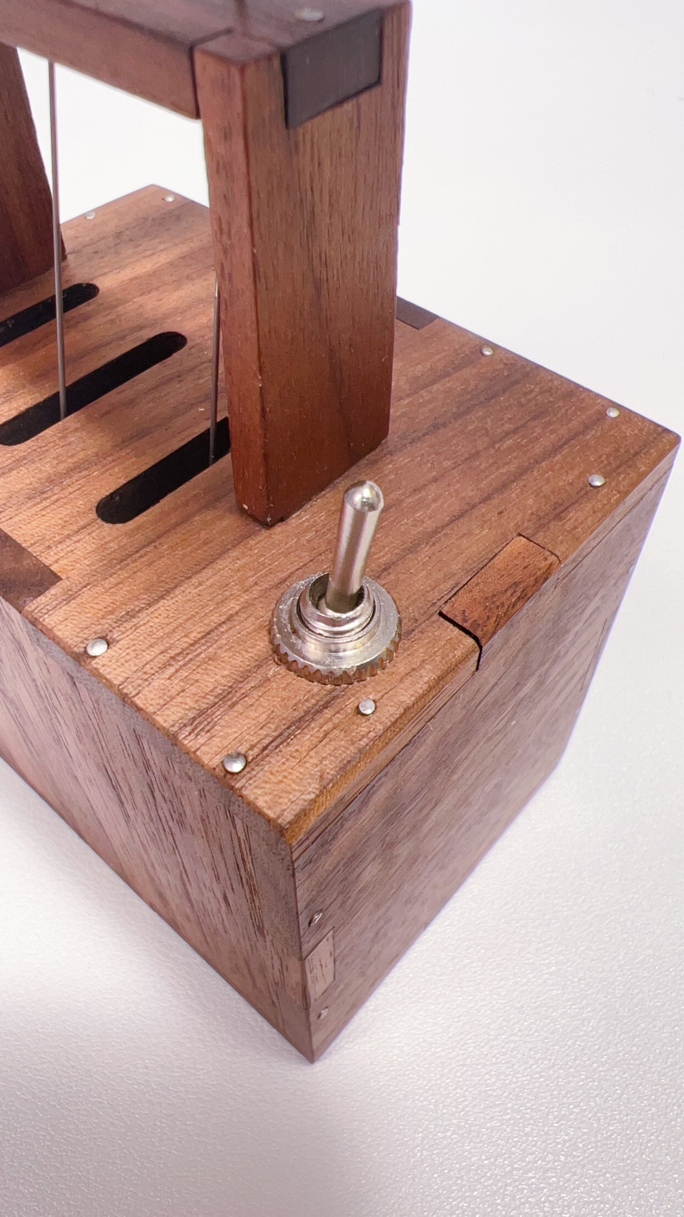 Handcrafted   Walnut   Whale   Automaton