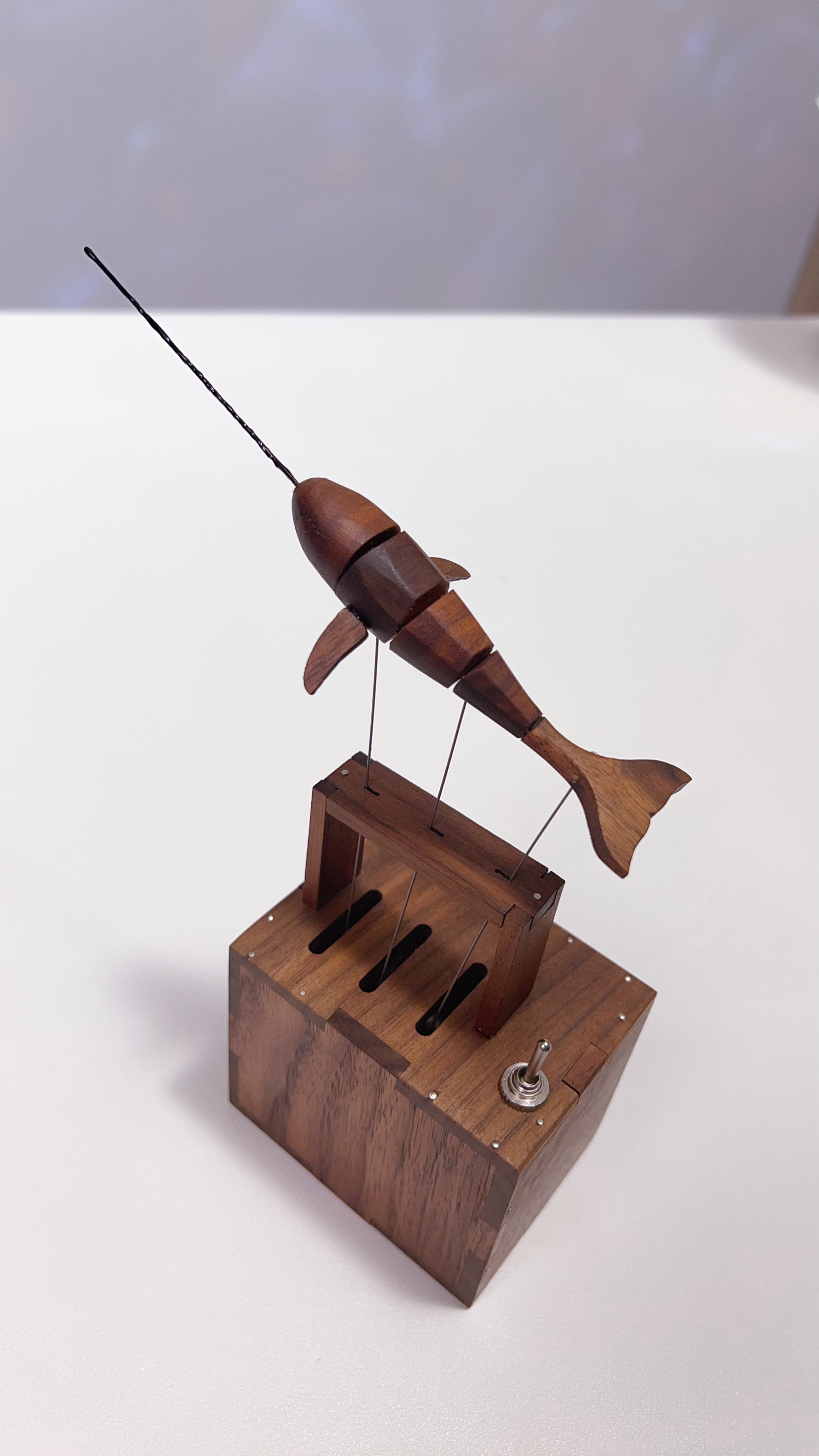 Handcrafted   Walnut   Whale   Automaton