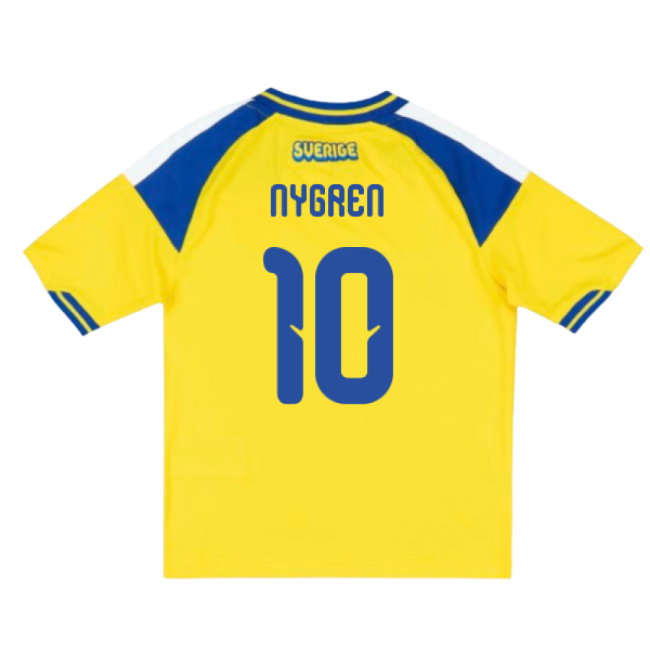 2026-2027 Sweden Home Mini Kit (Nygren 10)-SoccerKits Hub | Buy Soccer Jerseys Online