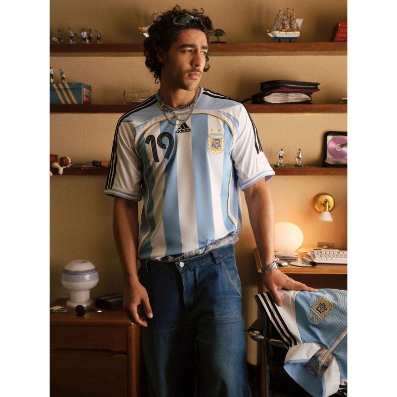 Argentina Home Shirt 2006 Messi 19 - Men's-SoccerKits Hub | Buy Soccer Jerseys Online