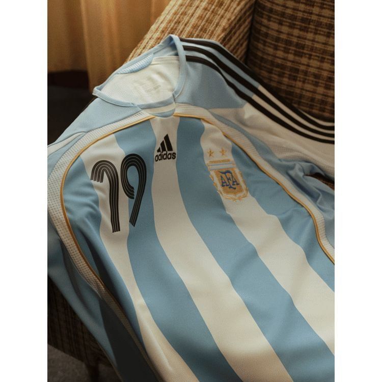 Argentina Home Shirt 2006 Messi 19 - Men's-SoccerKits Hub | Buy Soccer Jerseys Online