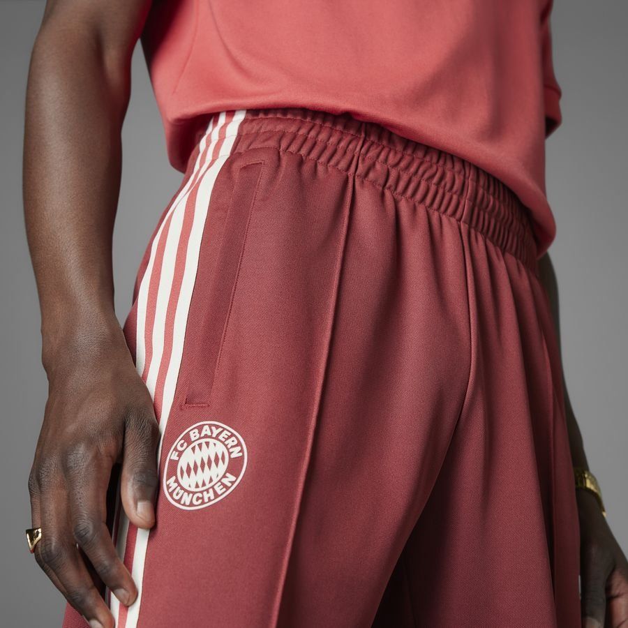 Bayern München Track Pants OG Beckenbauer - Mystery Red - Men's-SoccerKits Hub | Buy Soccer Jerseys Online