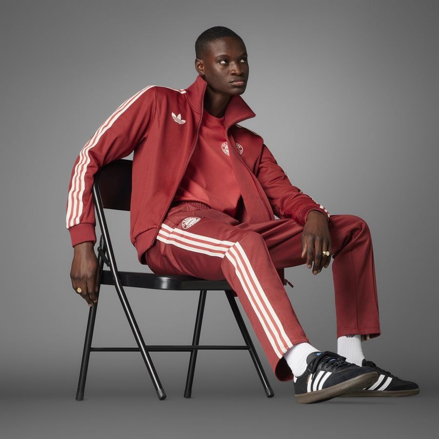Bayern München Track Pants OG Beckenbauer - Mystery Red - Men's-SoccerKits Hub | Buy Soccer Jerseys Online