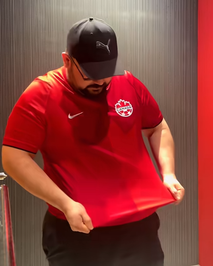 Canada Home Shirt World Cup 2026 Fan Photo 3