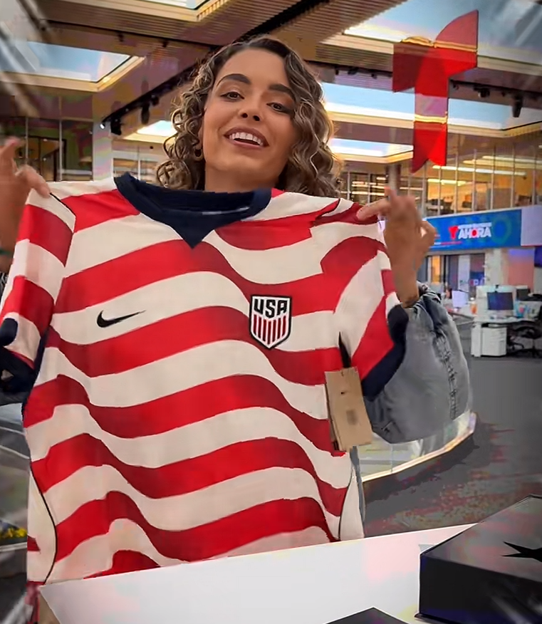 USA Home Shirt World Cup 2026 Fan Photo 2