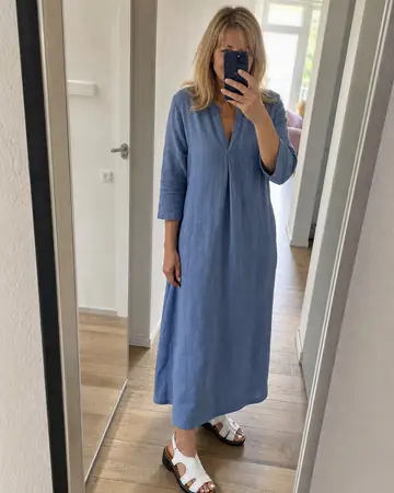 Stefanie G., Zuhause &middot; Spiegel-Selfie, Sandale weiss