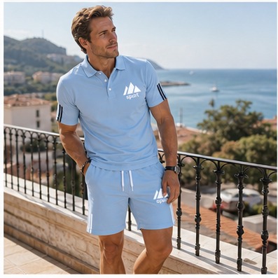 Balkonpause mit dem Herren-Sommer-Set in Blau