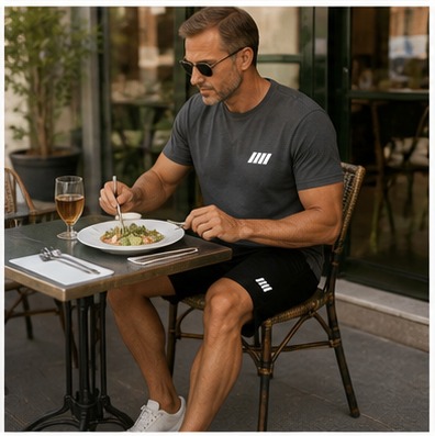 Mittagessen mit dem Herren-Sommer-Set in Dunkelgrau