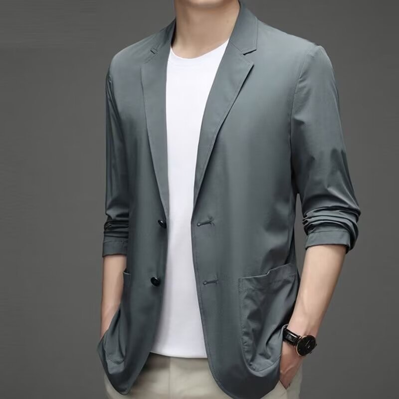 Business casual yet comfortable – a soft ice silk suit jacket, suitable for all-day wear.