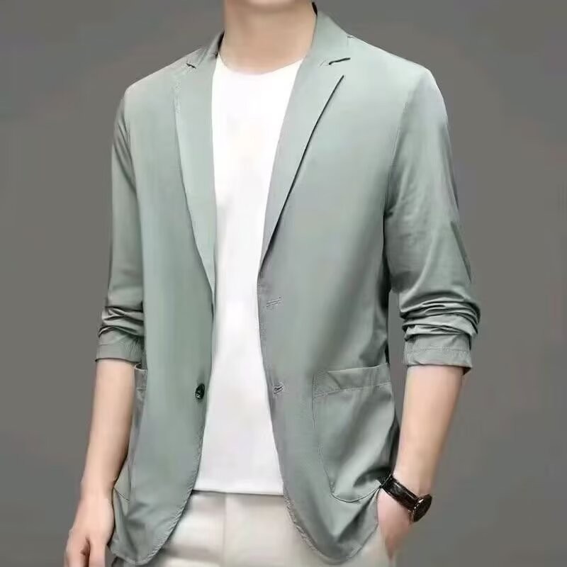Business casual yet comfortable – a soft ice silk suit jacket, suitable for all-day wear.