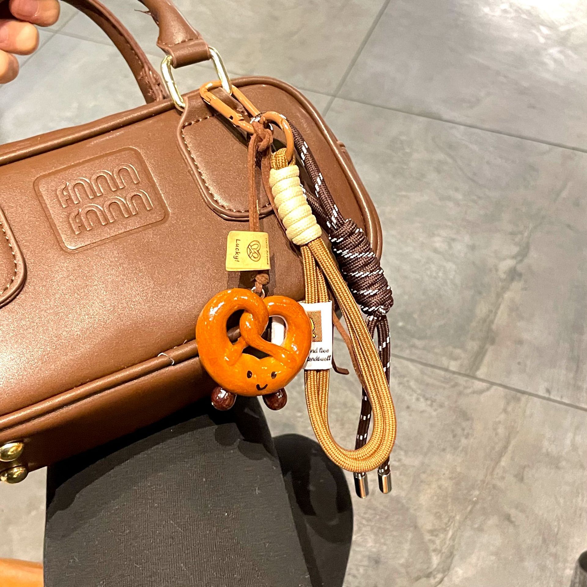 Valentine's Day gift, couple's keyring,4 Styles Plastic Simulated Alkaline Water Bread Keychain Cute Bread Novelty,Valentine's Day gift Food Key Rings for DIY Crafts Bags Car Key Backpack Purse Decor