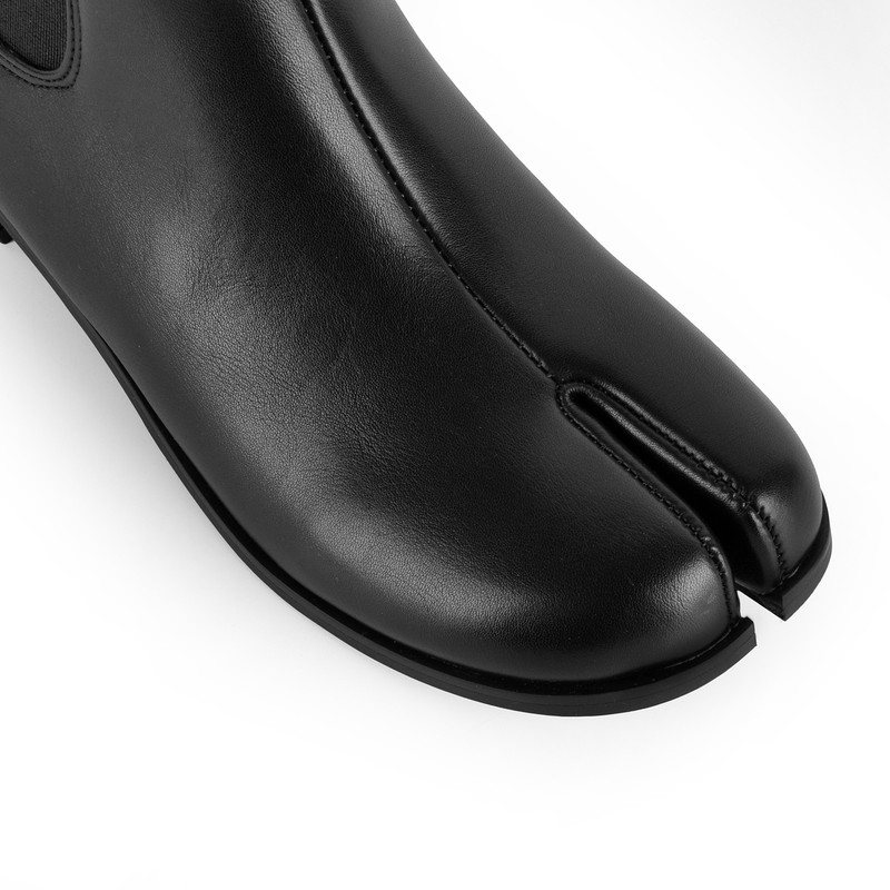 Round Toe Tabi Ankle Boots