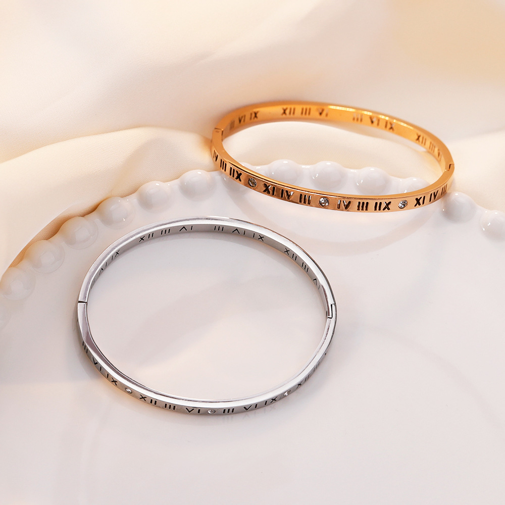 Bratara de nisa cu cifre romane la moda si personalizata, bratara de dama versatila si temperamentala⭐