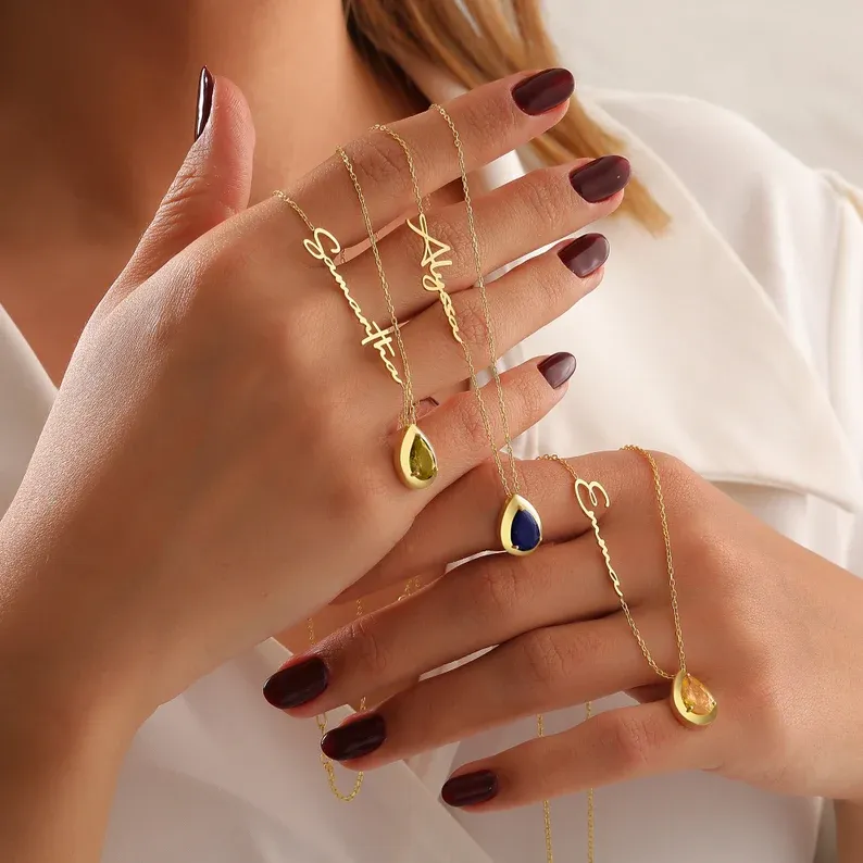 Piatra de nastere minimalista lucrata manual, colier personalizat din aur de 14k cu nume si piatra de nastere, cadou de Ziua Mamei pentru ea, bijuterii din piatra de nastere pentru femei