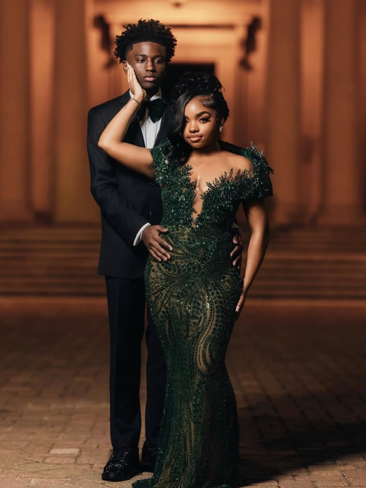 Emerald Green 3D Leaf Crystal Beaded Deep V-Neck Sheer Illusion Mermaid Prom Dress with Cap Sleeves