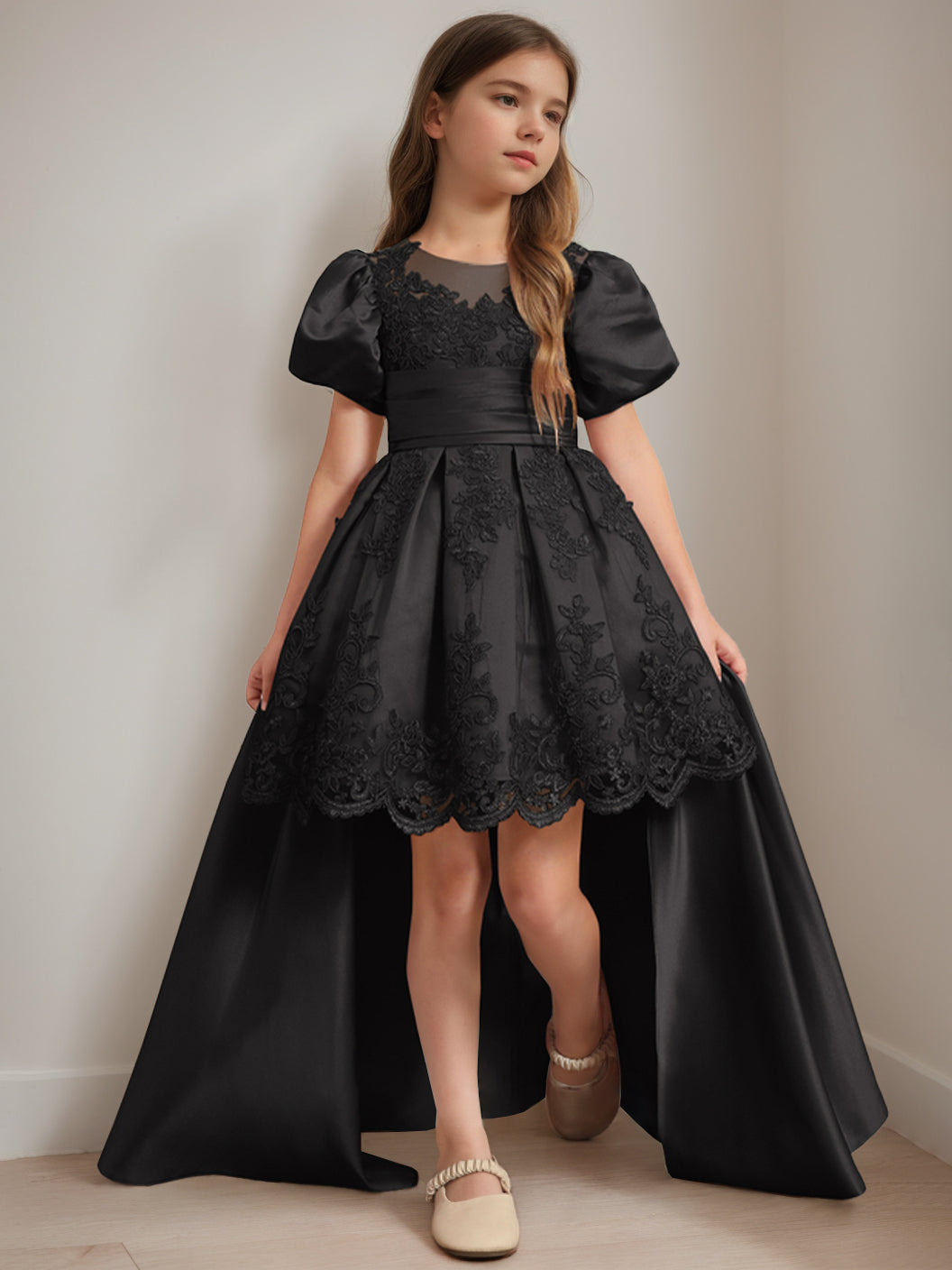 Ball-Gown Scoop Neck Short Sleeves Knee-Length Flower Girl Dress with Appliques Black