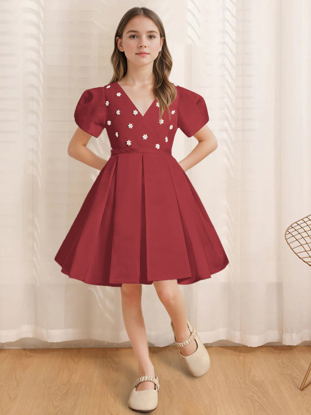 A-Line/Princess V-Neck Short Sleeves Knee-Length Flower Girl Dress with Appliques Burgundy