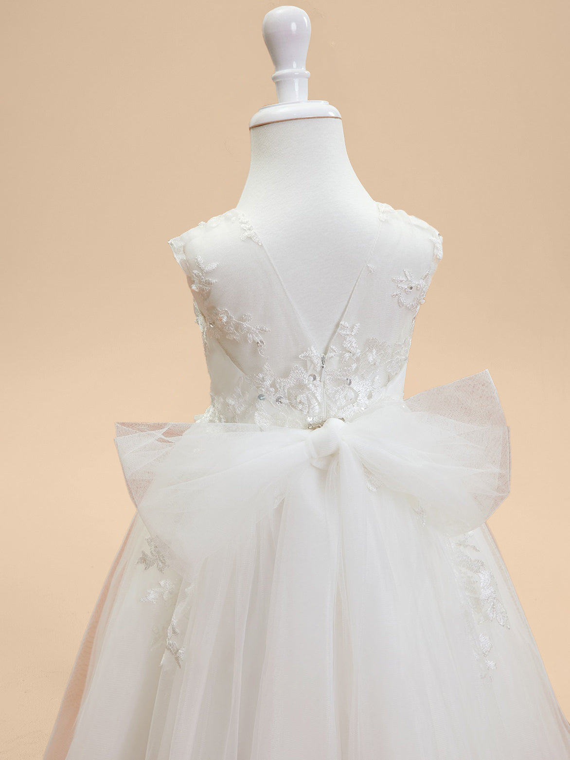 Ball Gown Scoop Neck Sleeveless Knee-Length Flower Girl Dress with Lace Appliques & Bowknot Pink