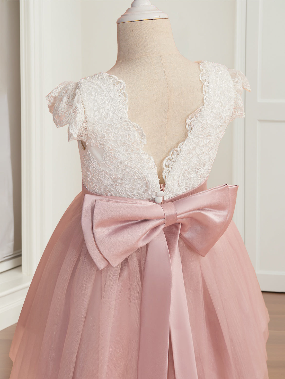 A-Line/Princess Scoop Neck Short Sleeves Knee-Length Flower Girl Dress with Appliques & Bowknot Black