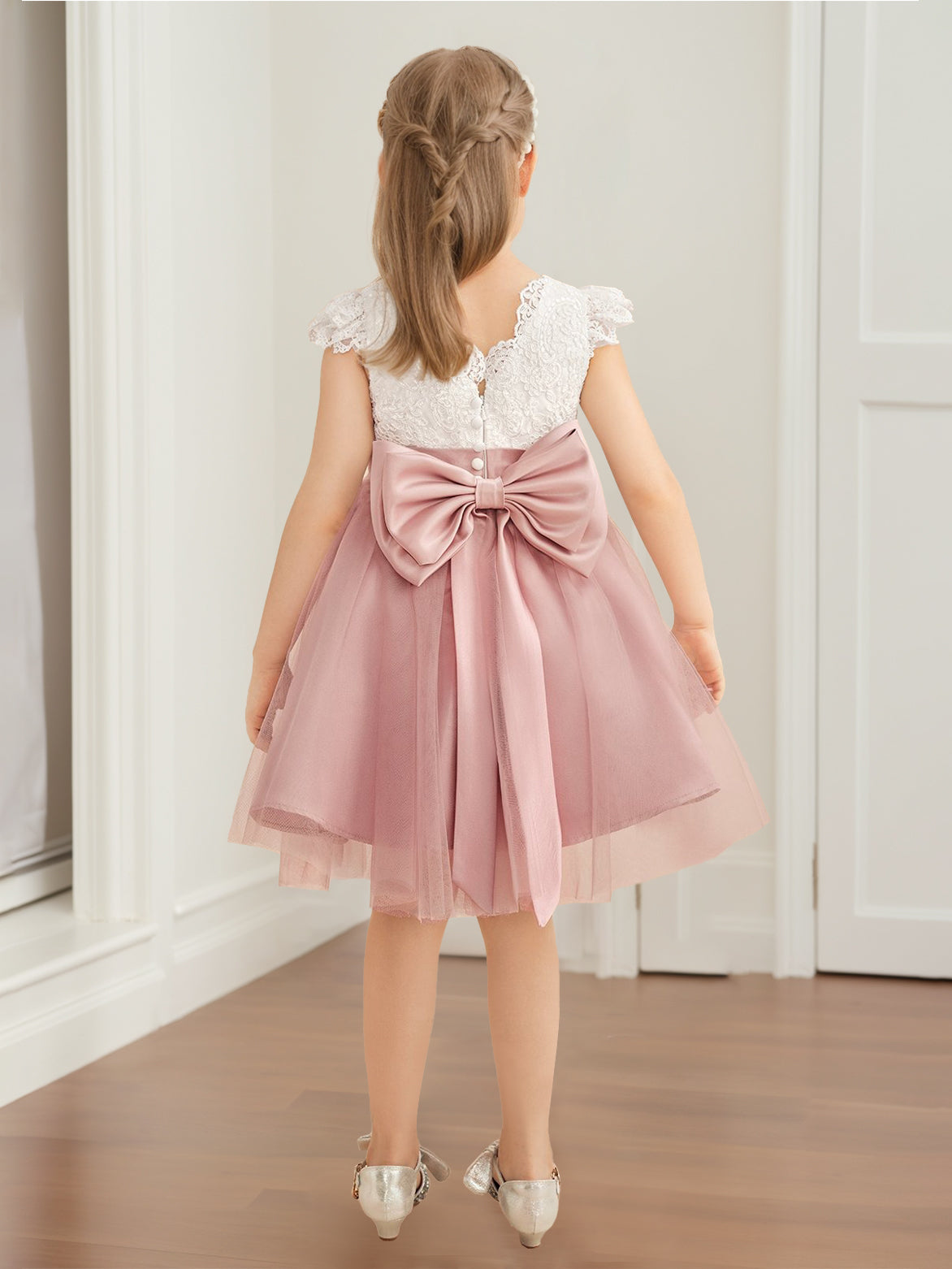 A-Line/Princess Scoop Neck Short Sleeves Knee-Length Flower Girl Dress with Appliques & Bowknot Pearl Pink