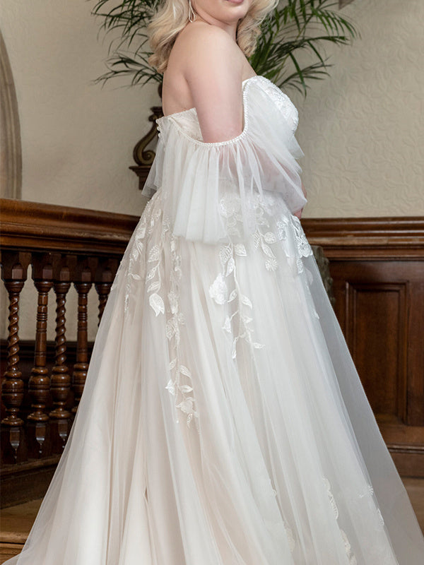 A-Line/Princess Off-the-shoulder Sweep Train Sleeveless Tulle Wedding Dresses With Appliques Lace Champagne