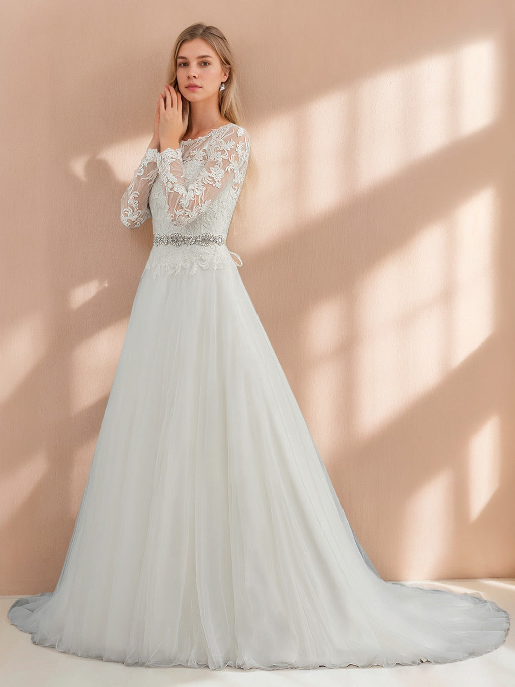 A-Line/Princess Scoop Neck Long Sleeves Floor-length Lace Wedding Dress with Appliques White