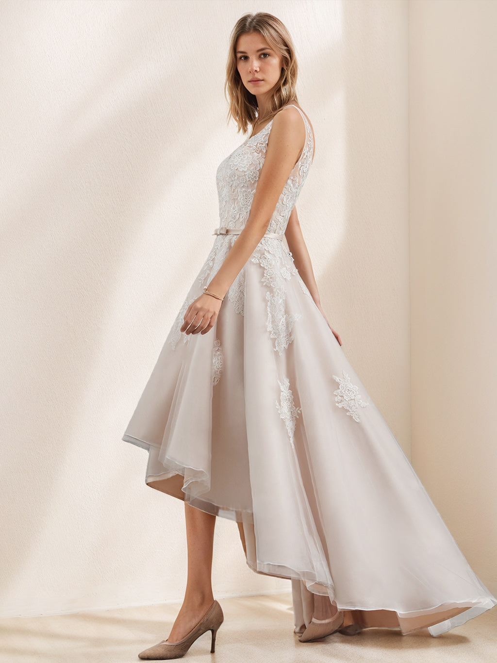 A-Line/Princess V-Neck Sleeveless Asymmetrical  Wedding Dress With Appliques Ivory
