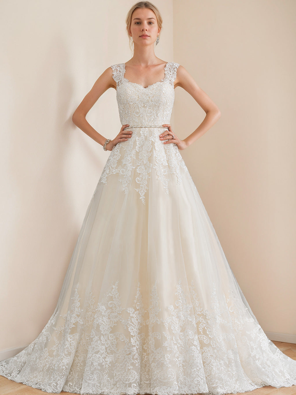 A-Line/Princess Sweetheart Neck Sleeveless Floor-Length Long Wedding Dresses with Appliques Ivory