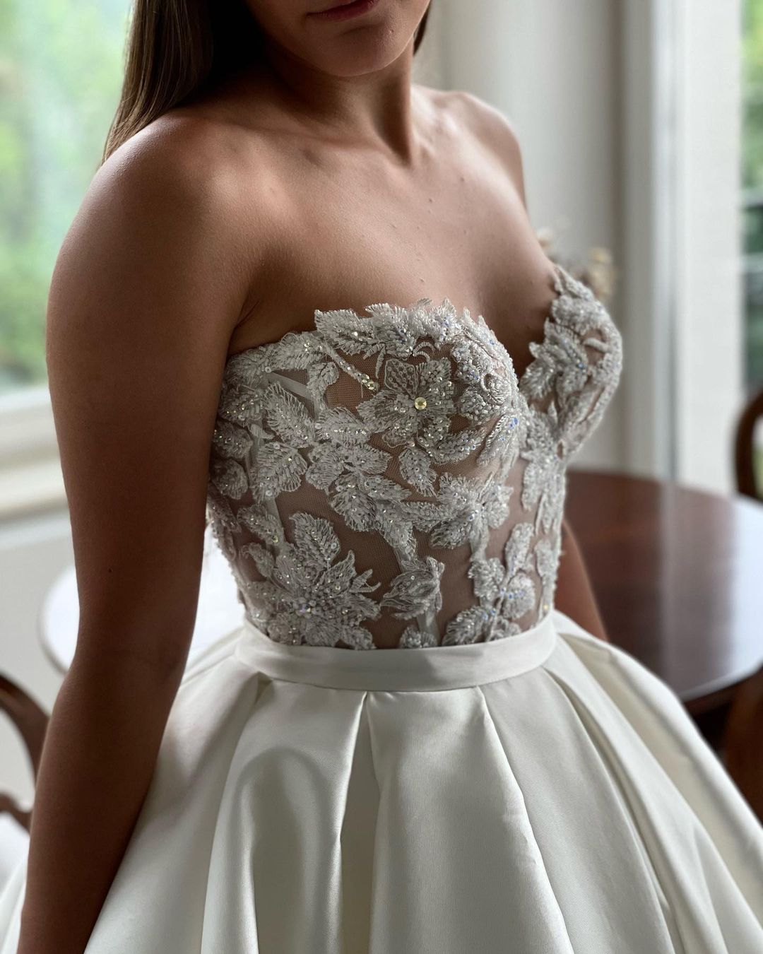 LLELLA Sweetheart Lace Bridal Gowns Appliques Princess-LLELLA