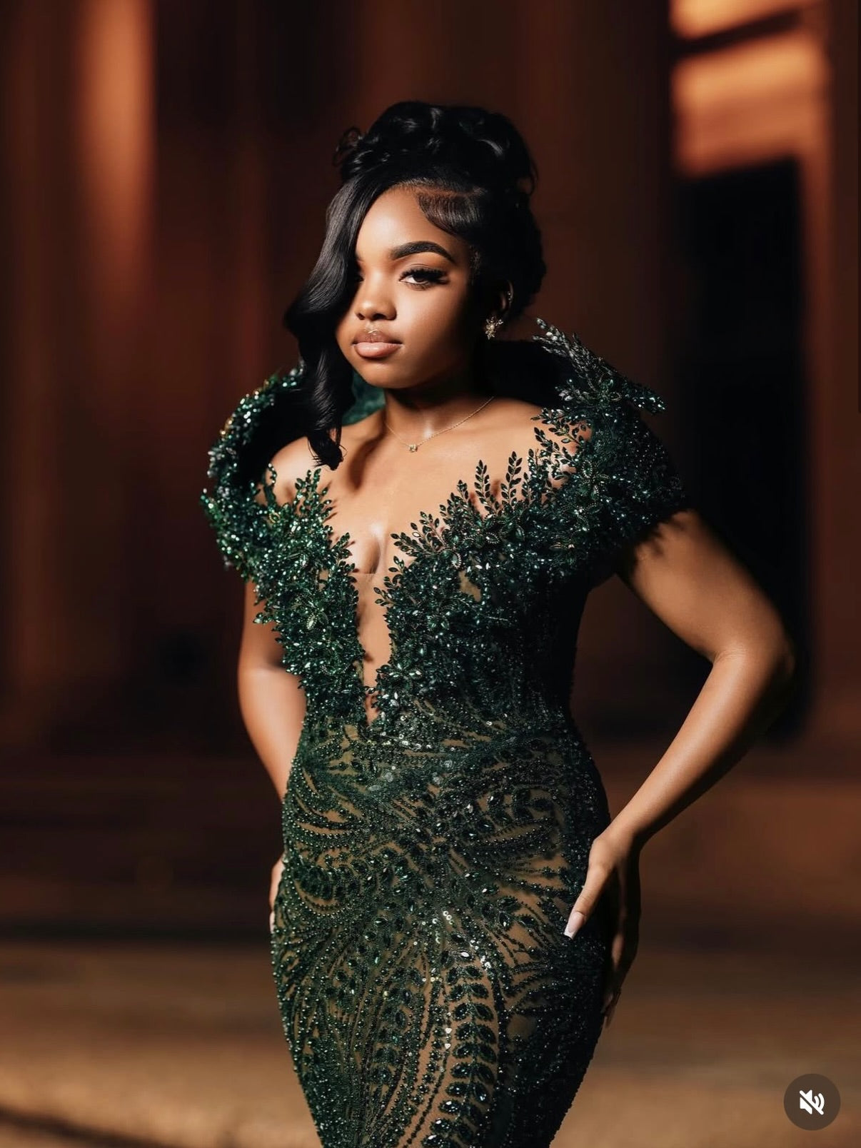 Emerald Green 3D Leaf Crystal Beaded Deep V-Neck Sheer Illusion Mermaid Prom Dress with Cap Sleeves