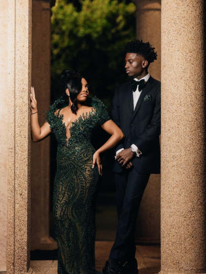 Emerald Green 3D Leaf Crystal Beaded Deep V-Neck Sheer Illusion Mermaid Prom Dress with Cap Sleeves