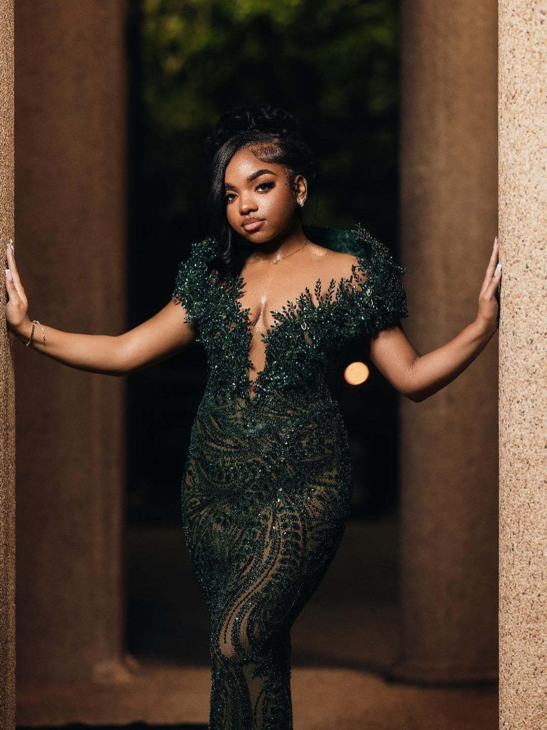 Emerald Green 3D Leaf Crystal Beaded Deep V-Neck Sheer Illusion Mermaid Prom Dress with Cap Sleeves