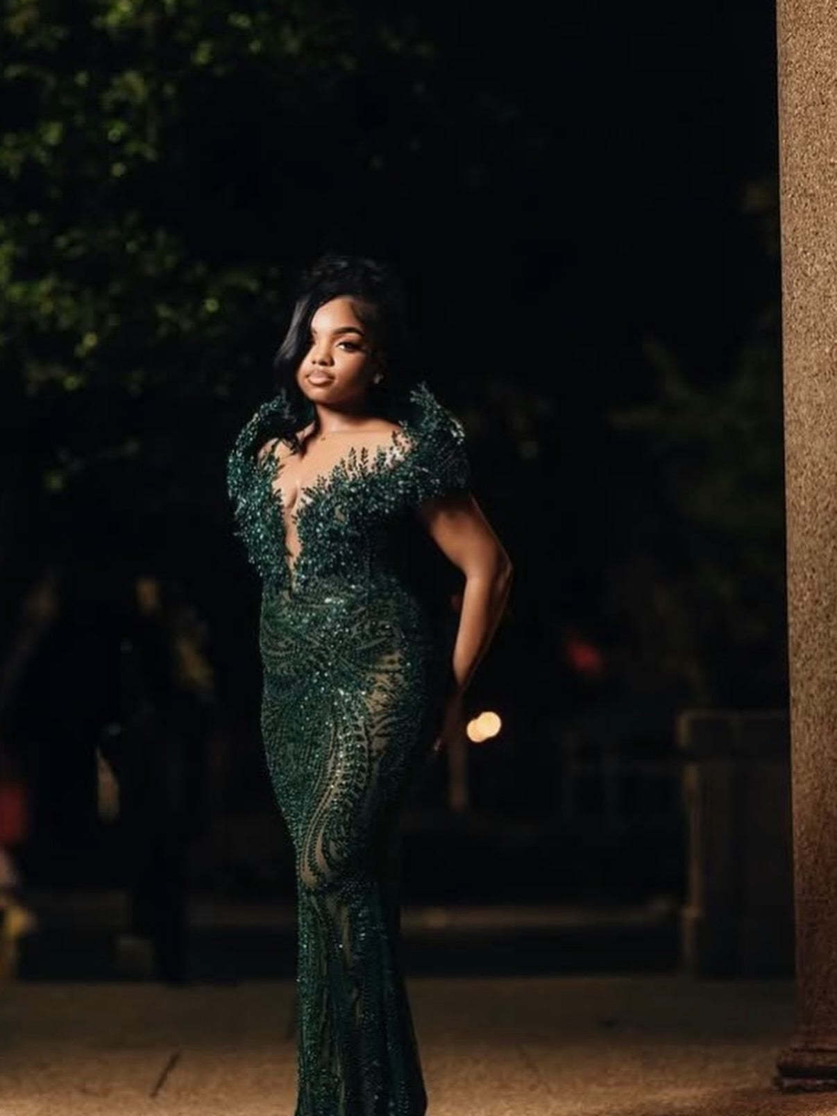 Emerald Green 3D Leaf Crystal Beaded Deep V-Neck Sheer Illusion Mermaid Prom Dress with Cap Sleeves