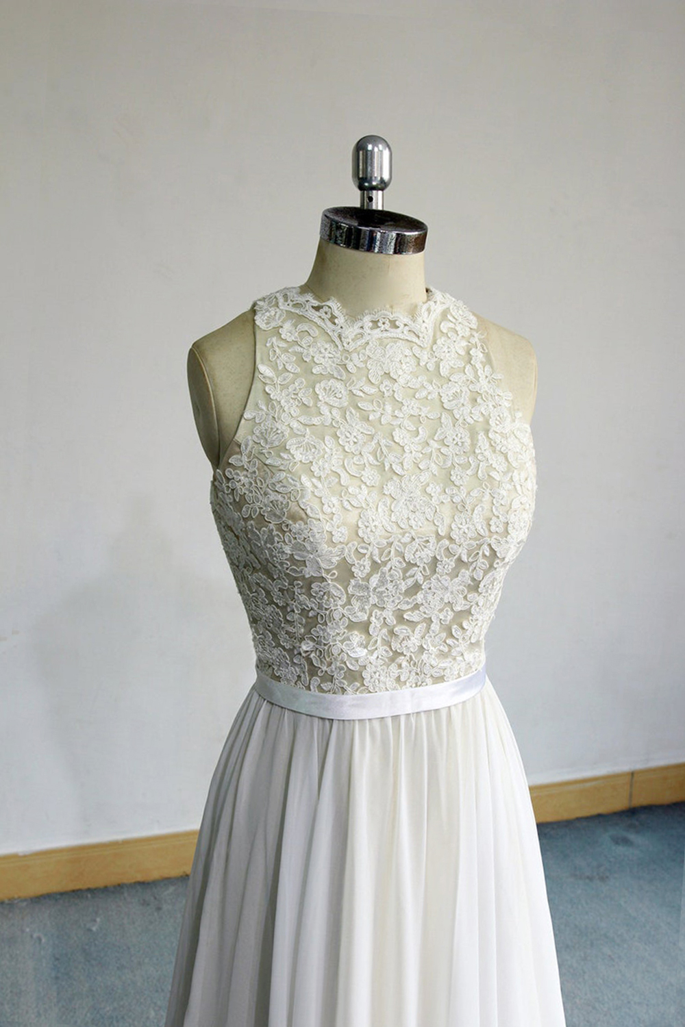 LLELLA Glamorous White Appliques Chiffon Wedding Dress Sleeveless Ruffles A-line Bridal Gowns On Sale-LLELLA