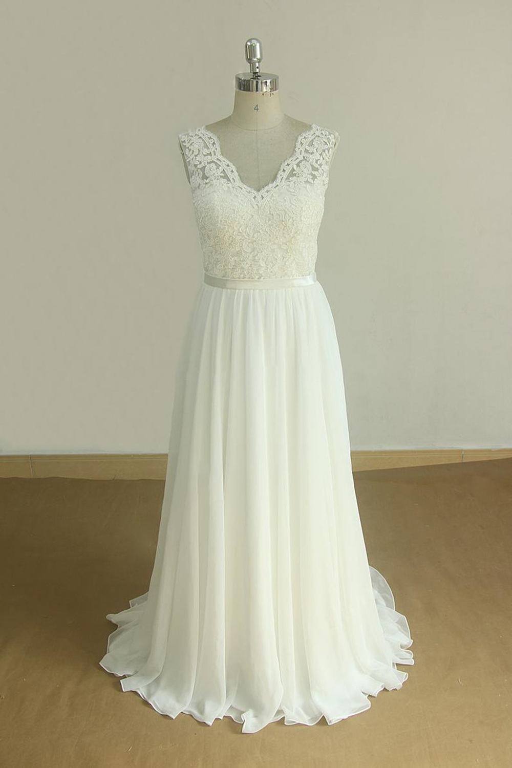 LLELLA Elegant V-neck Sleeveless Lace Wedding Dresses White A-line Chiffon Bridal Gown On Sale-LLELLA