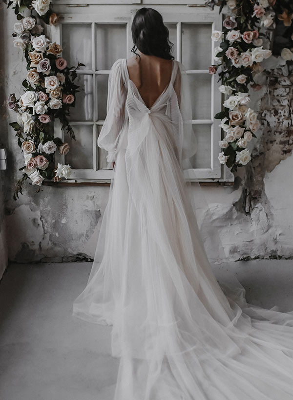A-Line/Princess V-Neck Floor-length Wedding Dress White