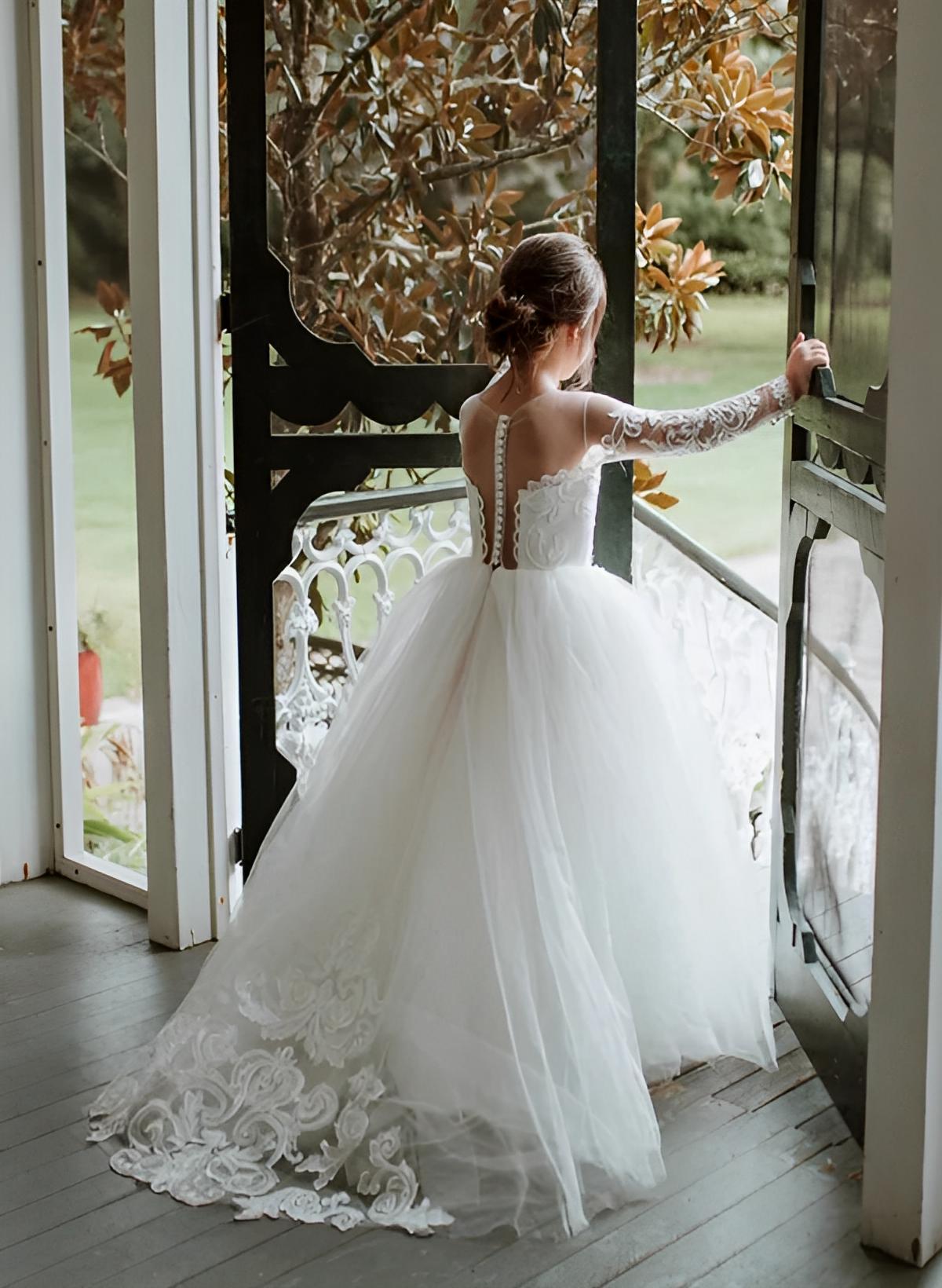 A-Line/Princess Sheer Neck Tulle Flower Girl Dresses with Applique White