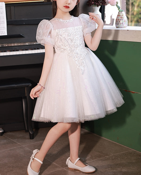 A-Line/Princess Short Sleeves Knee Length Lace Flower Girl Dress with Appliques White