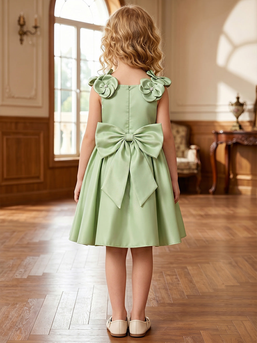 A-Line/Princess Scoop Sleeveless Knee-Length Flower Girl Dresses Satin with Bowknot&3D Flowers Ivory