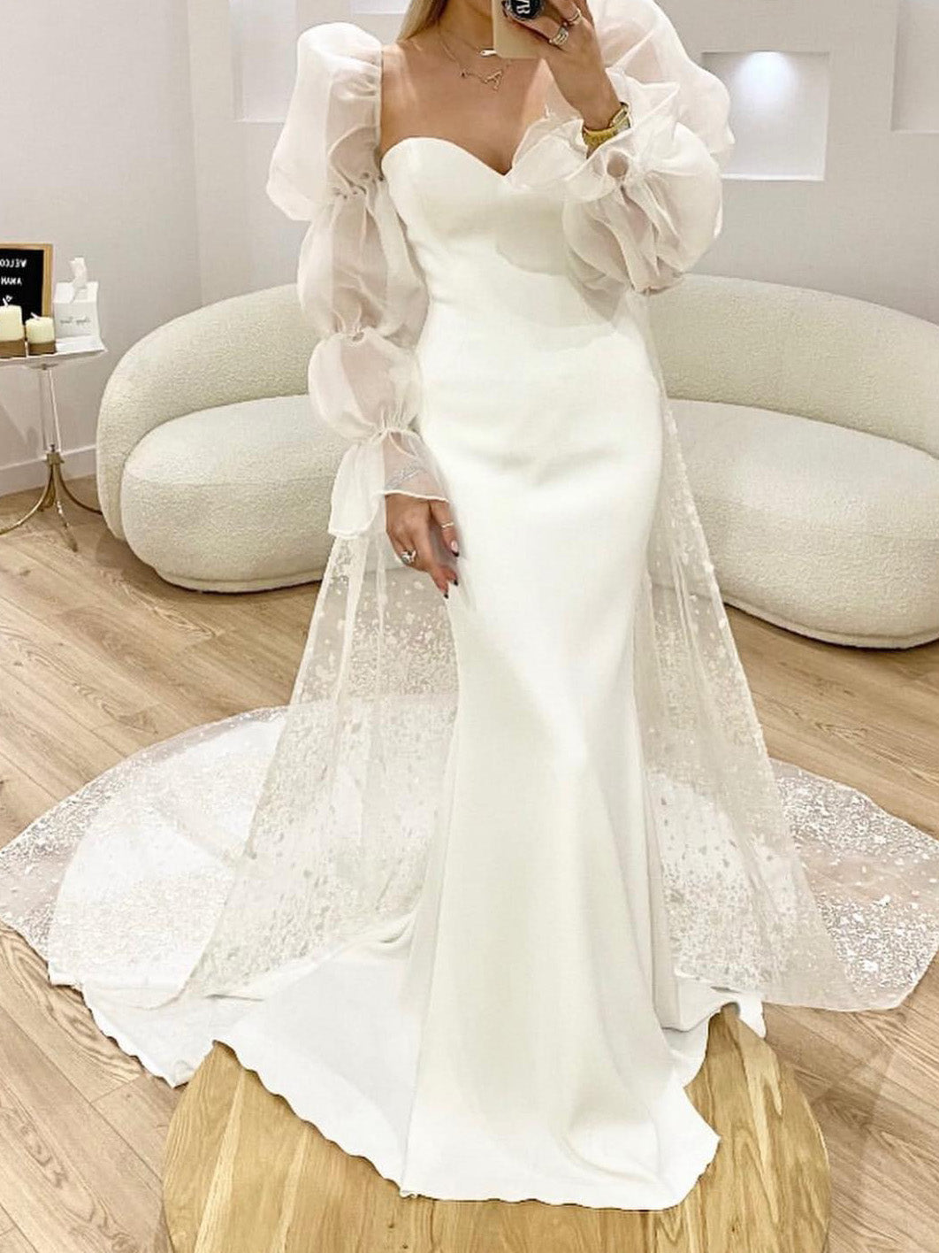 Trumpet/Mermaid Sweetheart Lace Wedding Dress with Applique Ivory