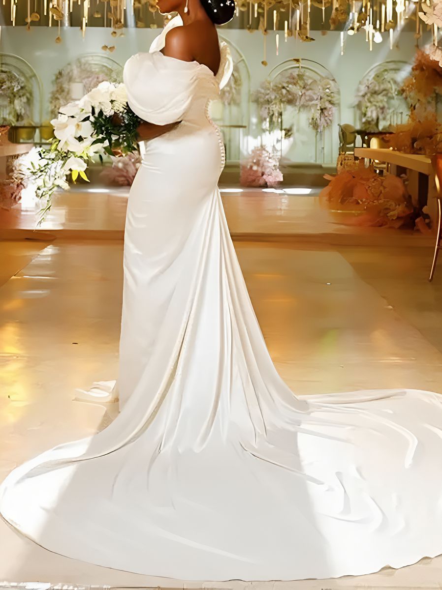 Trumpet/Mermaid Off-the-Shoulder Wedding Dress Champagne