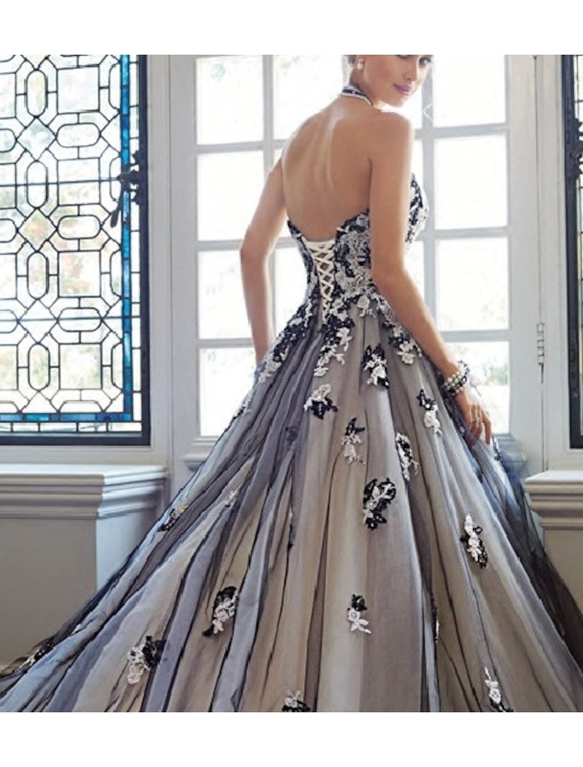 Ball Gown Strapless Floor-length Lace Wedding Dress White